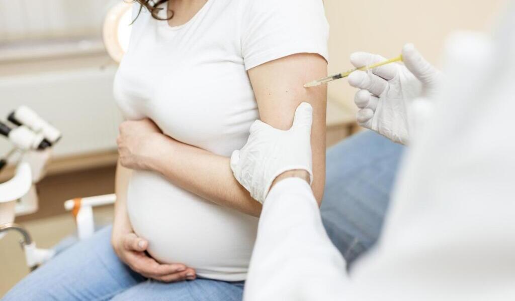 COVID-19.  Three questions about immunization for pregnant women