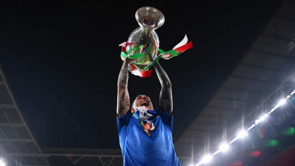 Italy win on penalties against England