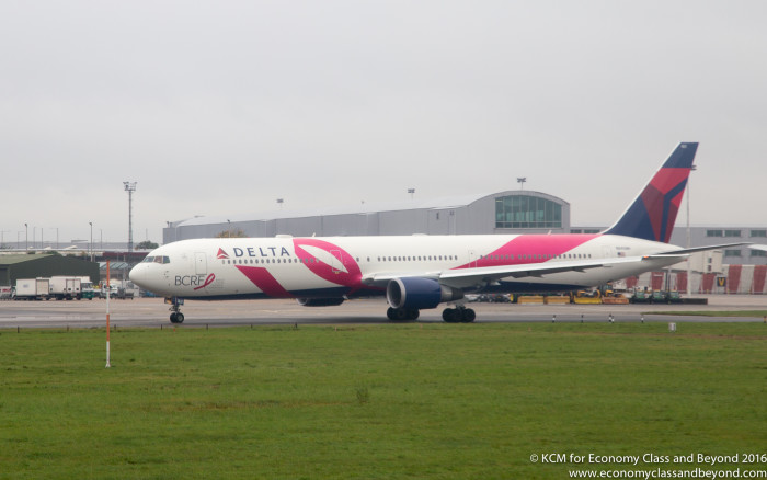 Delta Airlines Boeing 767-400ER "Breast Cancer Foundation" In London Heathrow - Portrait, Economy Class and Beyond