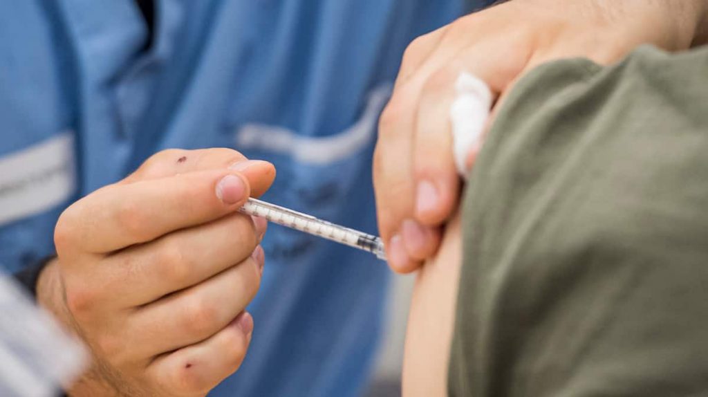 Vaccine premium, not for Walmart employees in Quebec