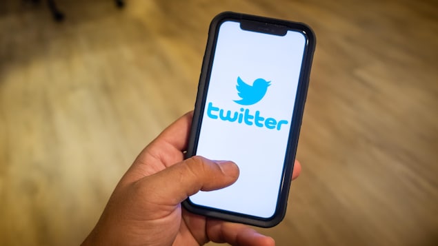 Twitter launches paid subscriptions