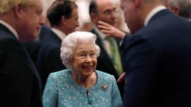 Questions about Elizabeth II's health after spending a night in the hospital
