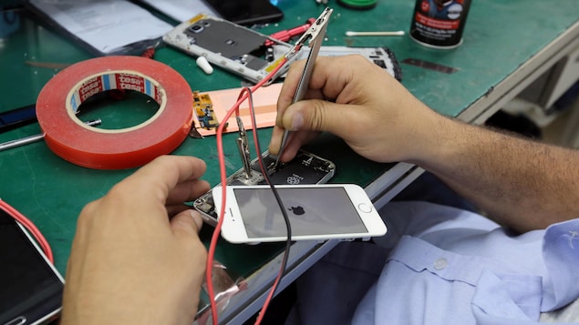 Apple will sell parts to repair its phone yourself