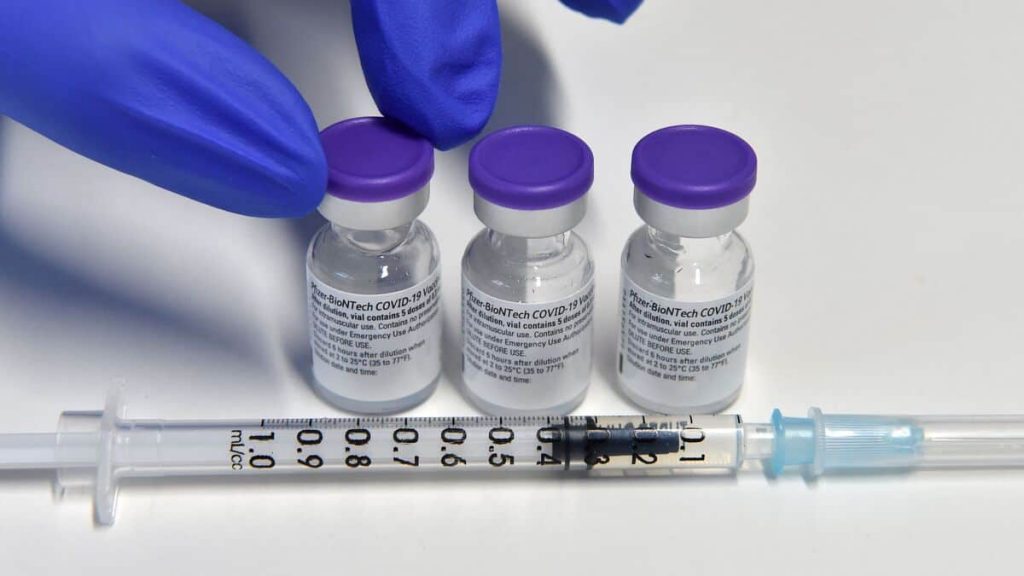 Justice suspends compulsory vaccination in the United States