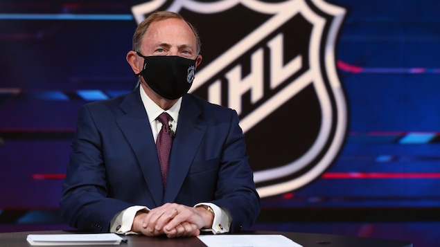 Un bandeau annonçant le balado de Radio-Canada Sports : Tellement hockey