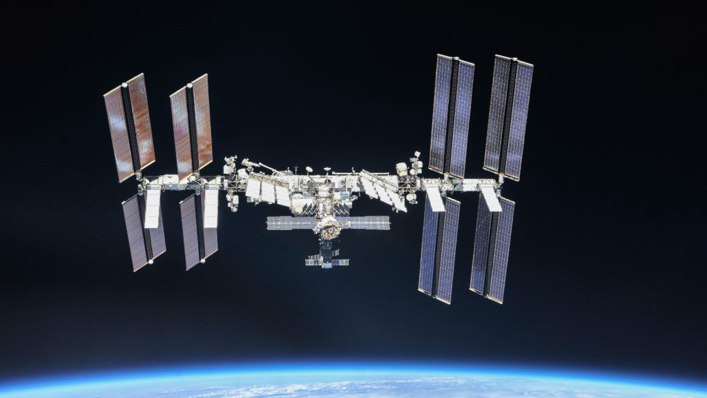 The International Space Station is getting old: Can it stay in orbit longer?