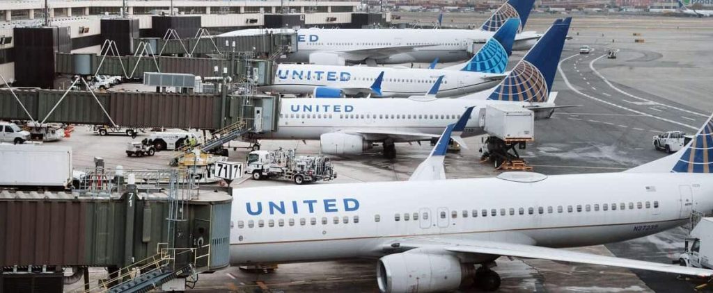 Canceled flights: United Airlines offers three times the salaries of pilots