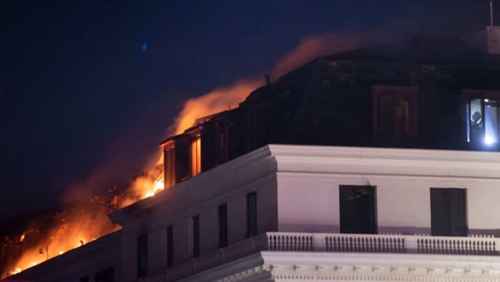 South Africa: A devastating fire in Parliament resumes after a period of lull
