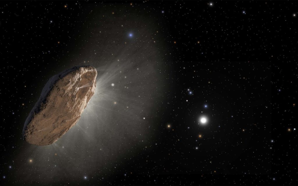 L'illustration de cet artiste montre le premier visiteur interstellaire identifié, 1I/'Oumuamua, découvert en 2017. L'objet capricieux s'est balancé à moins de 24 millions de kilomètres du Soleil avant de sortir du Système solaire. 1I/'Oumuamua défie encore toute simple catégorisation. Il ne se comportait pas comme une comète et avait une variété de caractéristiques inhabituelles. Comme la rotation complexe de l'objet a rendu difficile la détermination de la forme exacte, il existe de nombreux modèles de ce à quoi il pourrait ressembler. © Nasa, ESA et J. Olmsted et F. Summers (STScI)