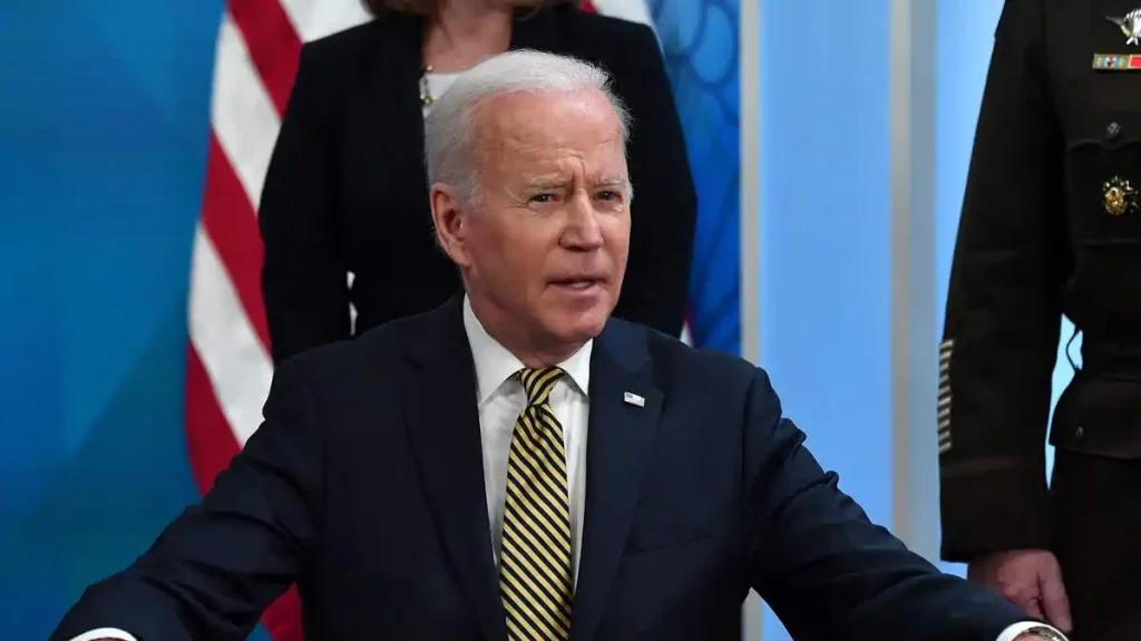 Biden says Putin is considering the use of chemical and biological weapons
