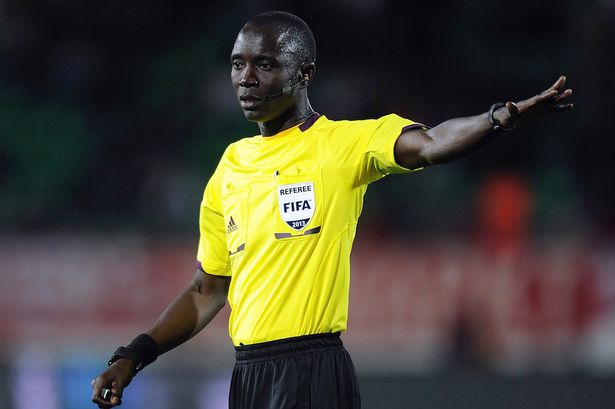 Did the referee hurt Bakari division in Algeria?