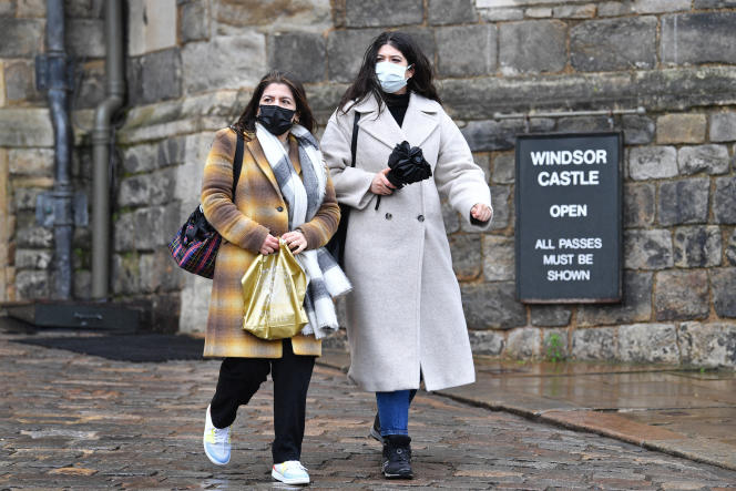 People wear masks on February 20, 2022 in Windsor.