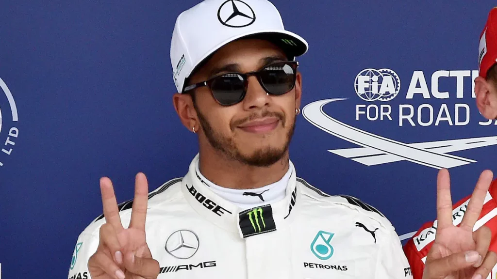 Lewis Hamilton will change his title