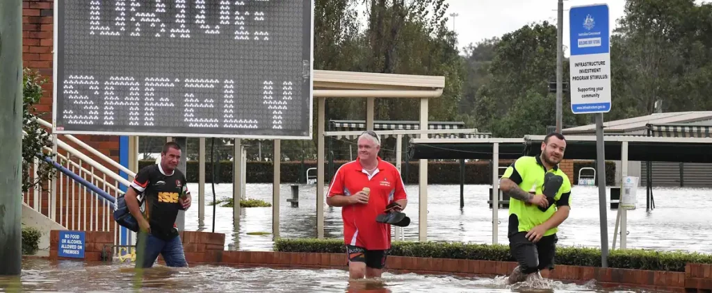 Australia: Pilots threaten to spread false information about floods