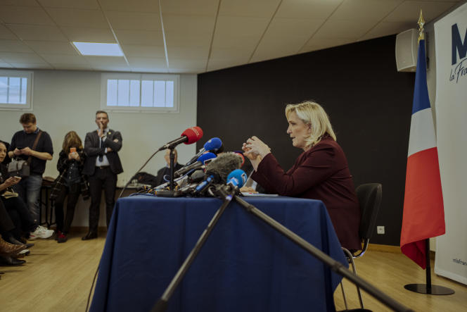 Marine Le Pen, RNC presidential candidate, during a press conference, in Vernon (Uri), April 12, 2022.