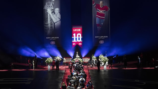 Jay LaFleur in the state: Thousands of fans line up at Bell Center