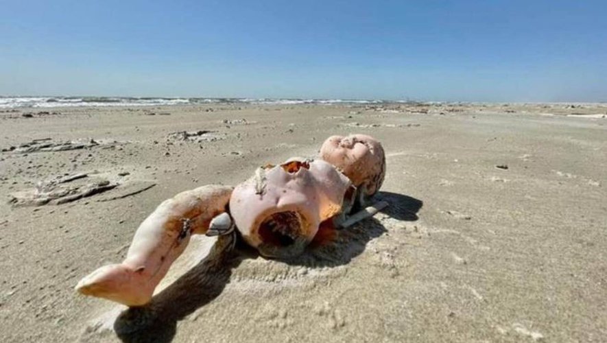 United States: Mysterious and scary toys found on Texas beaches