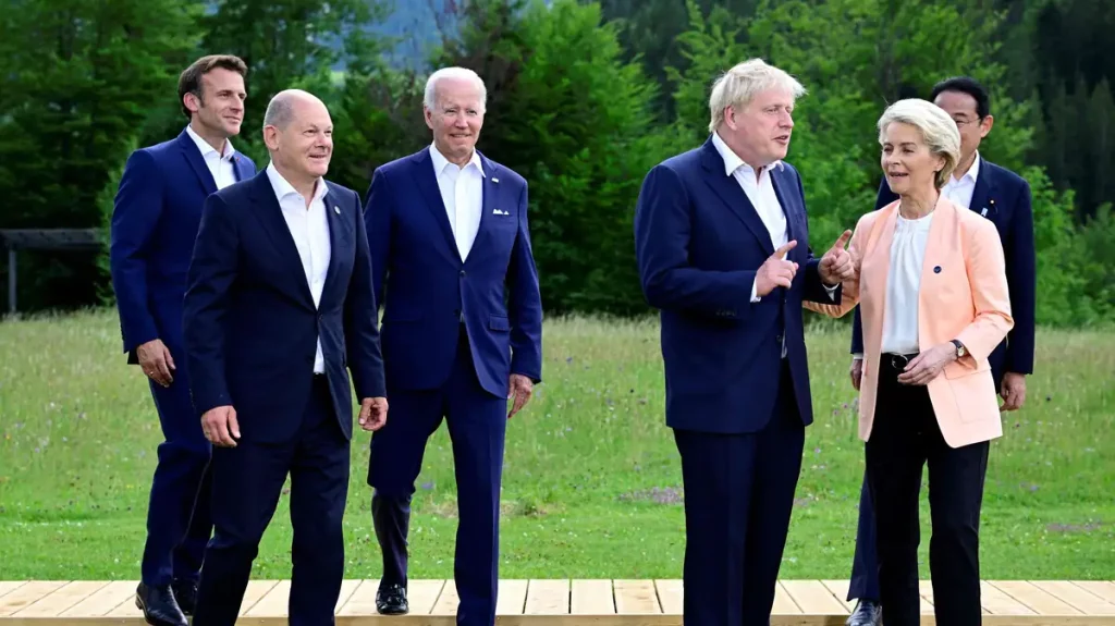 Enjoy the G7...on Putin's back