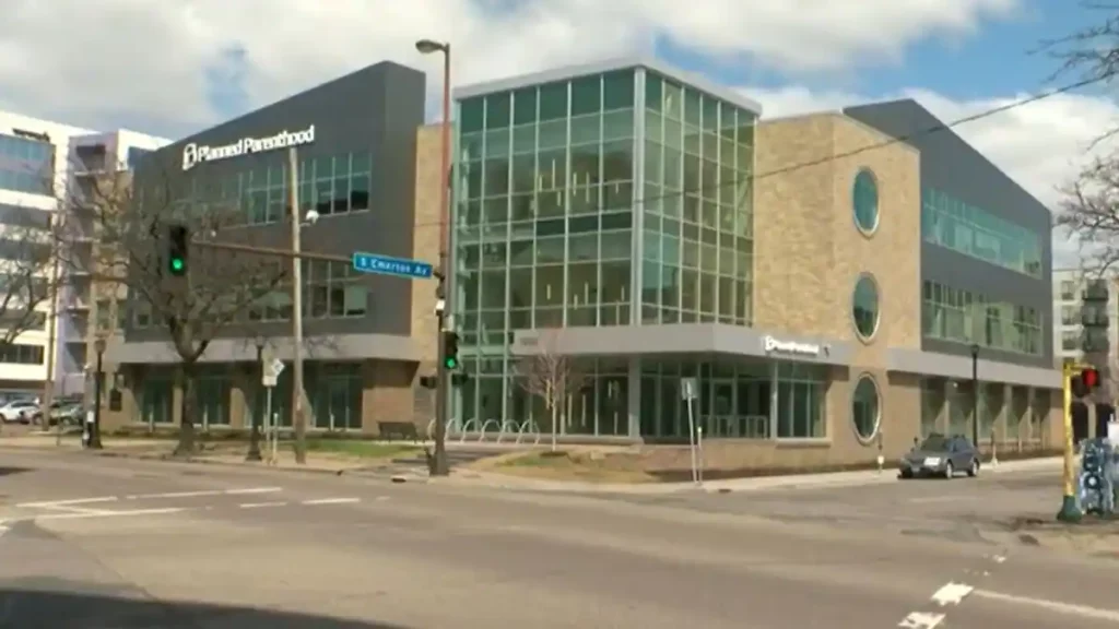 North Dakota's Only Abortion Clinic Heading to Minnesota