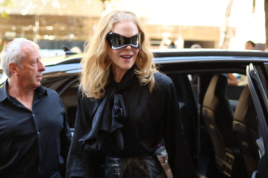Nicole Kidman Surprised in Paris, Borrowing Kim Kardashian Glasses
