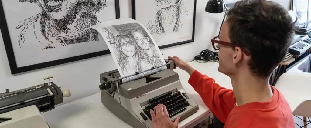 [PHOTOS] Draws pictures and effects... with typewriters!