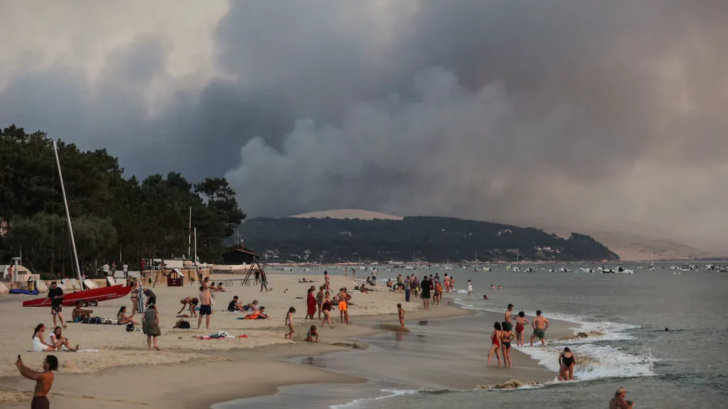 Pictures |  Devastating fires and severe heat wave in Europe
