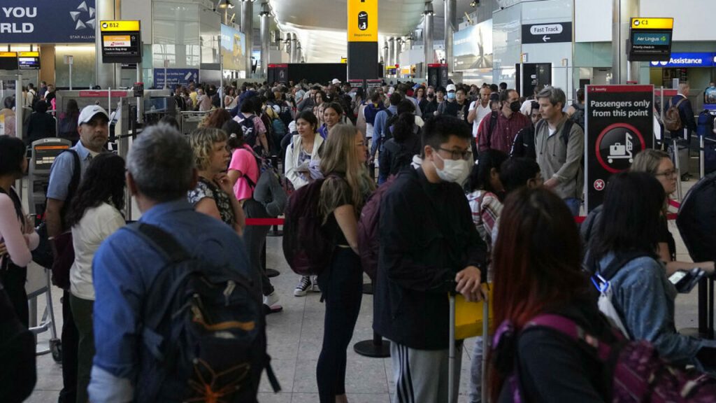 UK wants to avoid airport chaos for summer holidays