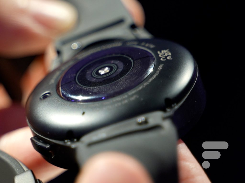 Samsung cheats on the thickness of its watch