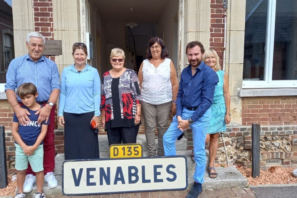 Sue Fairlie and Nanette, two Australian descendants of Gilbert de Venables, visited Eure at the end of July.