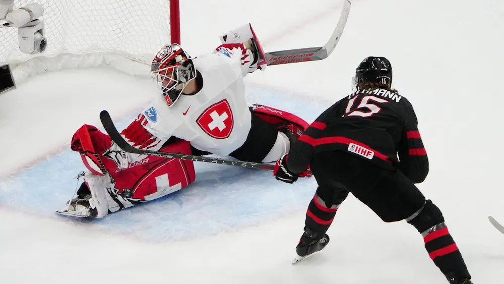 Canada in the semi-finals of the World Junior Championships