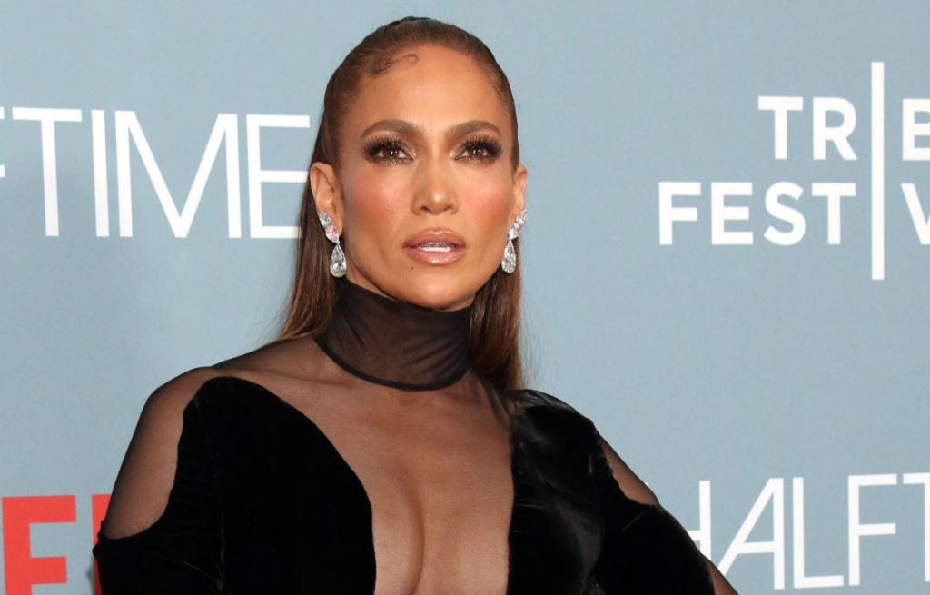 Jennifer Lopez is angry at a guest at her wedding... Kris Jenner denies that Scott Disick is "ecclesiastical"...