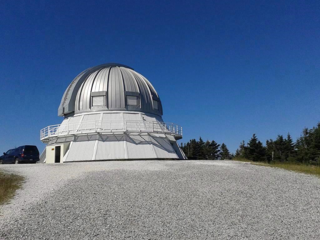 Des astronomes québécois découvrent une probable exoplanète océanique