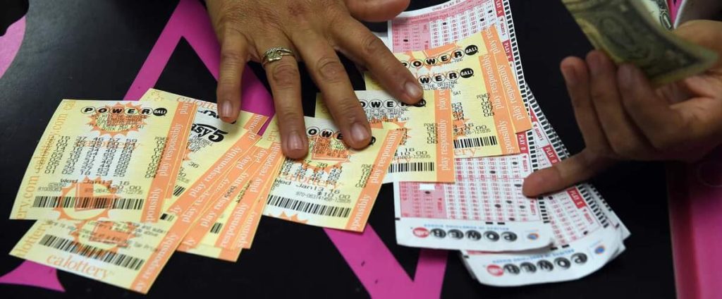 Arsenal: California native wins $2 billion in lottery