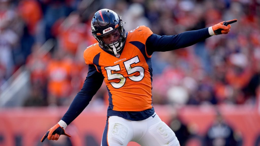 NFL: Denver Broncos commercial midfielder Bradley Chubb to Miami Dolphins