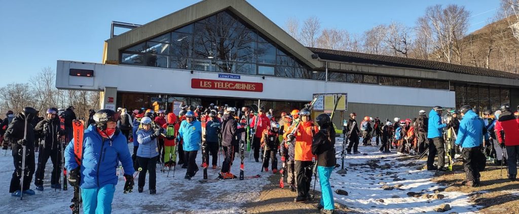 New break in the main lift: hundreds of angry skiers on Mont Sainte-Anne